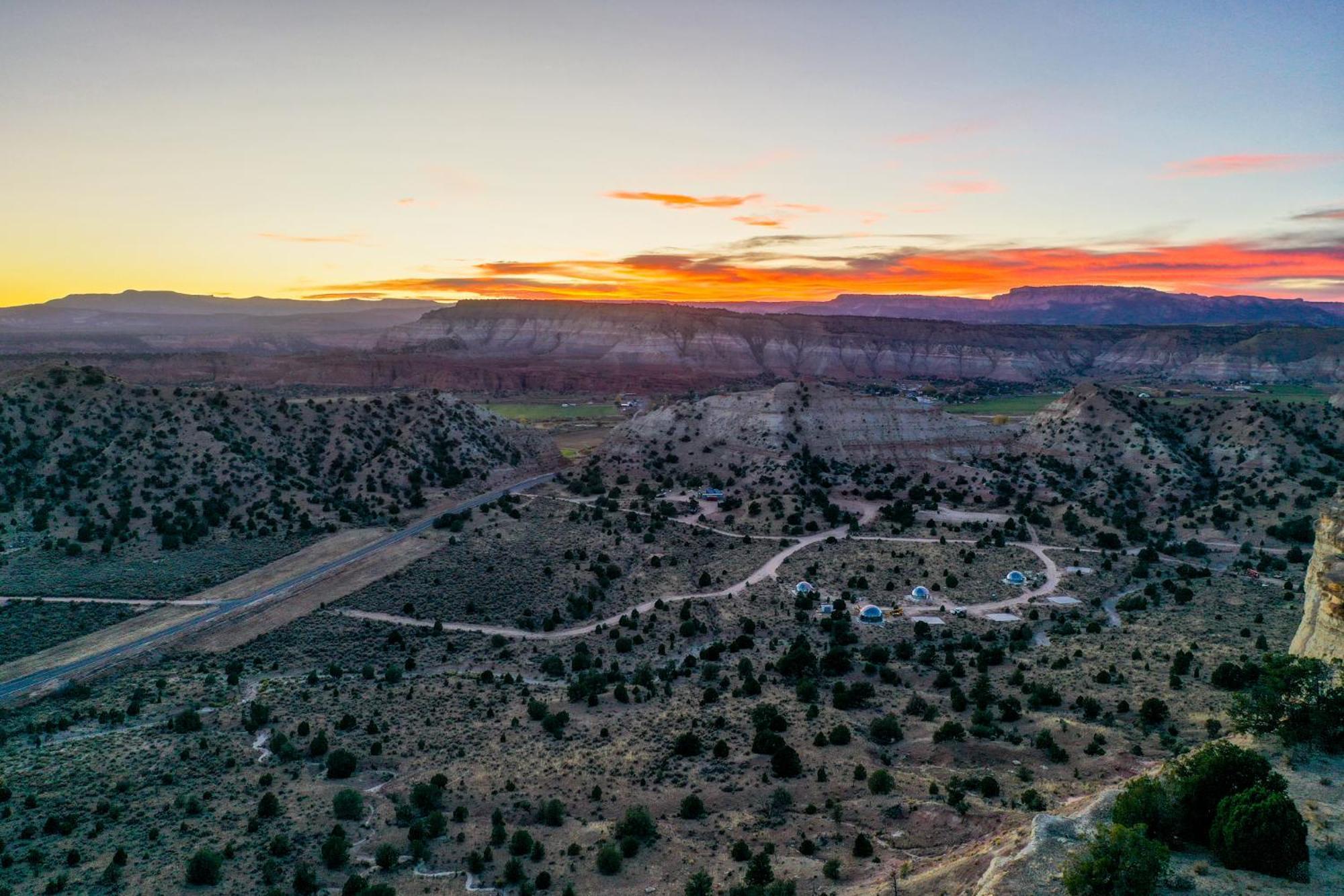 Clear Sky Resorts - Bryce Canyon - Unique Stargazing Domes Cannonville Bagian luar foto